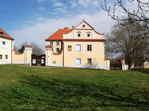 Zámek Růžkovy Lhotice